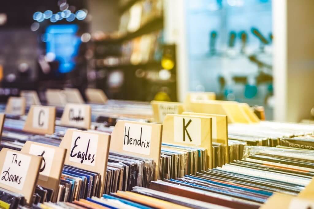 Vinyl records ni a music